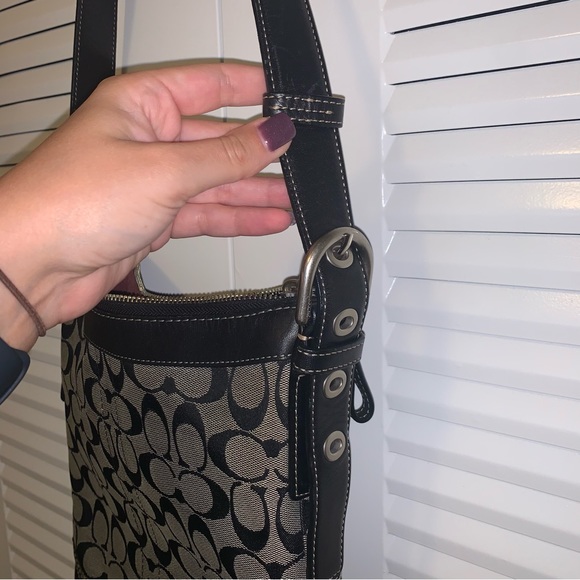 Black and Gray Coach Shoulder Purse - Picture 3 of 8
